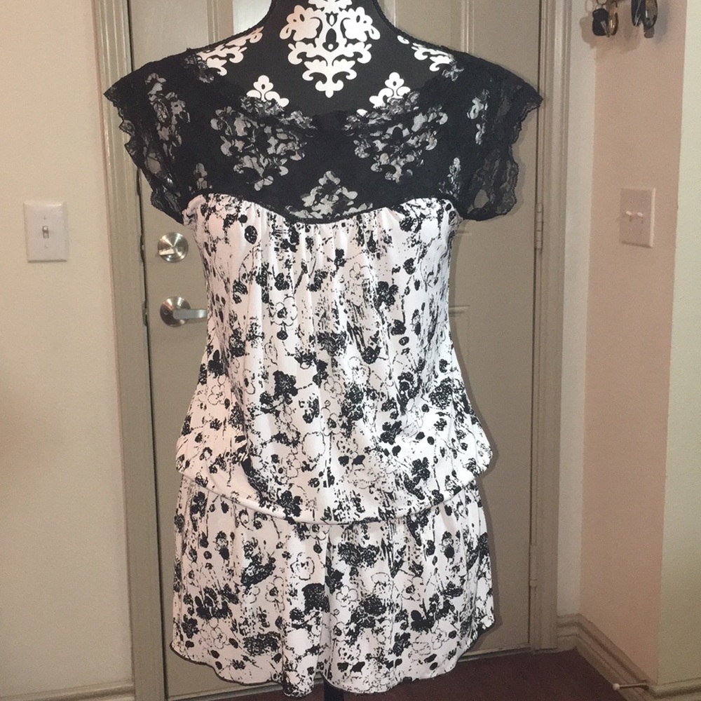 Romantic Lace Printed Peplum Style Top